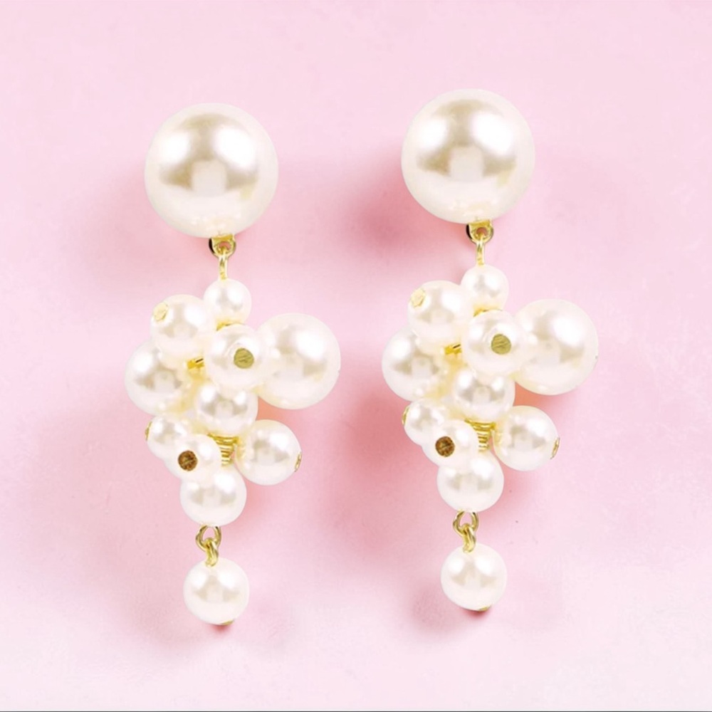 Imitation Pearl Cluster Drop Statement Earrings White Faux Pearl Grape Bunch NEW